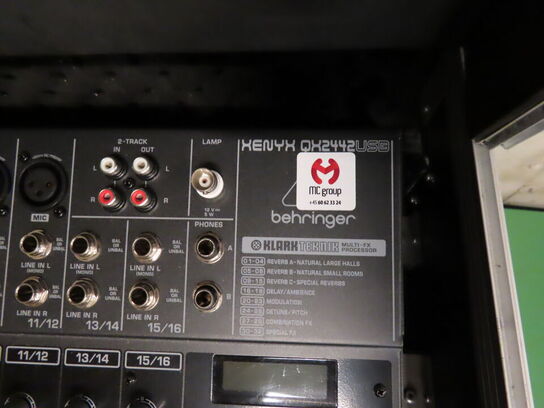 Mixerpult BEHRINGER XENUX QX2442USB samt flightcase