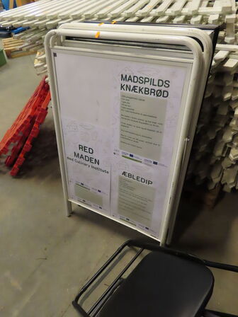 Klapstole samt skilte