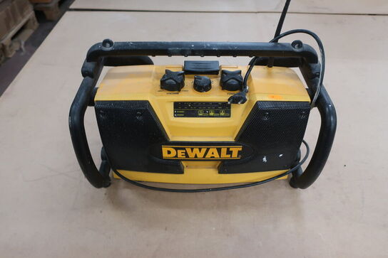 Radio DEWALT DW 911