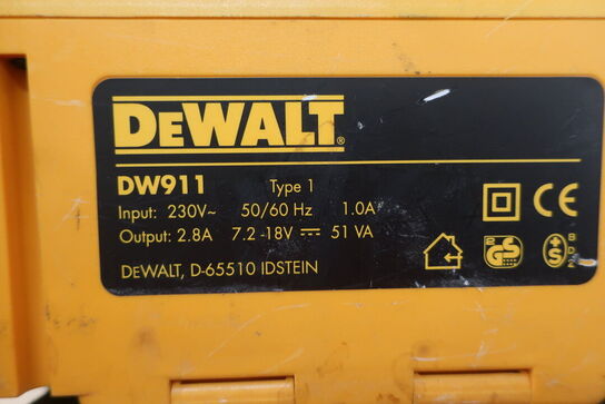 Radio DEWALT DW 911