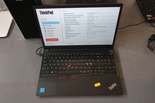 Bærbar computer LENOVO E15