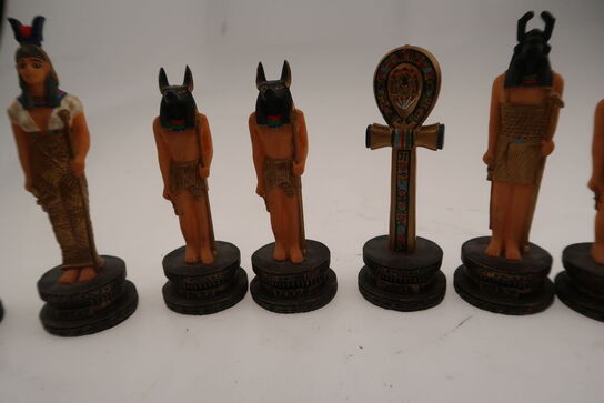 17 stk. egyptiske figurer