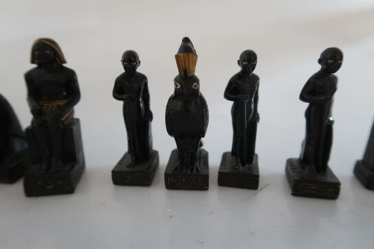 16 stk. egyptiske figurer