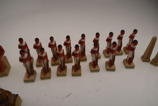 32 stk. egyptiske figurer