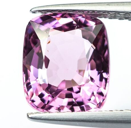 Meget sjælden, naturlig spinel 2,51 karat intens Pink/Lilla