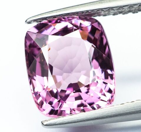 Meget sjælden, naturlig spinel 2,51 karat intens Pink/Lilla