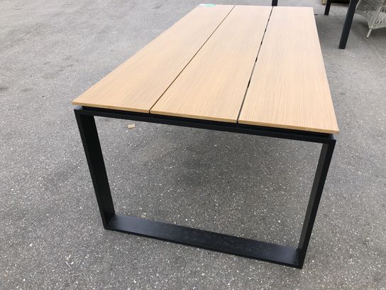 Mellwille havebord 210x100 cm. Teak look