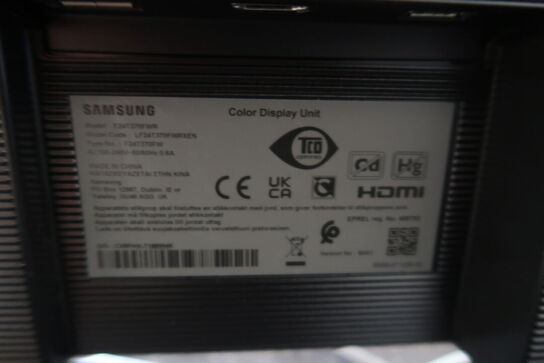 2 stk. skærme HP og SAMSUNG samt tastaturer og mus