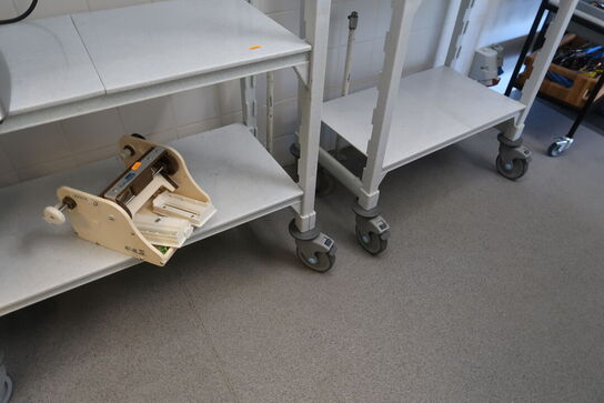 2 stk. Mobil reol B1380 x D600 x H1790 mm Cambro Premium Shelving (uden indhold)