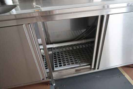Rustfri bord med vask
