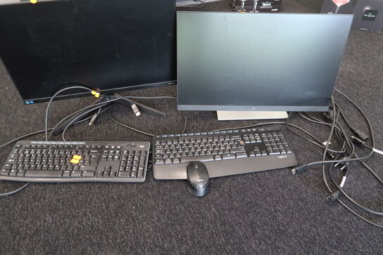 2 stk. skærme HP og SAMSUNG samt tastaturer og mus