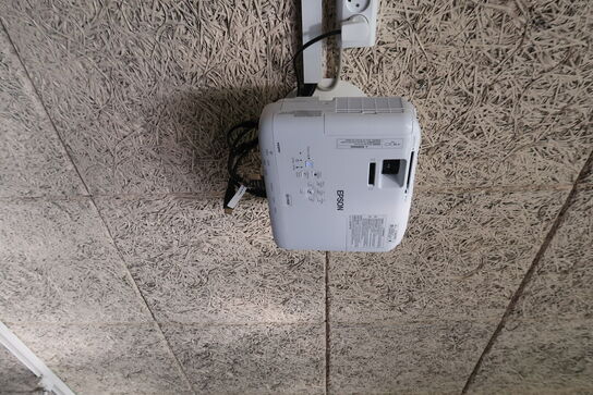 Projektor EPSON EB-fH06