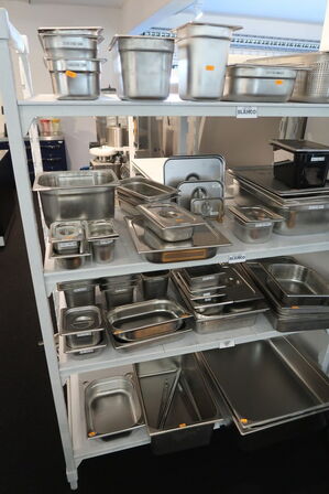 2 stk. reoler CAMBRO (uden indhold)
