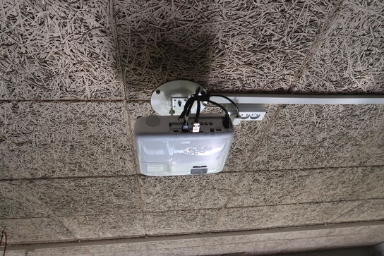 Projektor EPSON EB-fH06