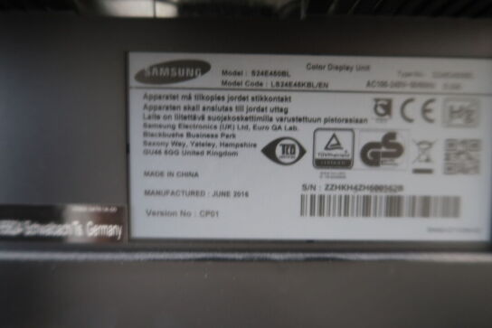 Skærm SAMSUNG samt tastatur og mus