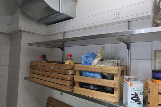 2 stk. rustfri hylder (med indhold)