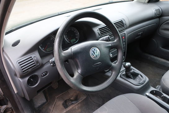 Personbil VOLKSWAGEN PASSAT 1,9 TDI MAN LIMOUSIN (momsfri)