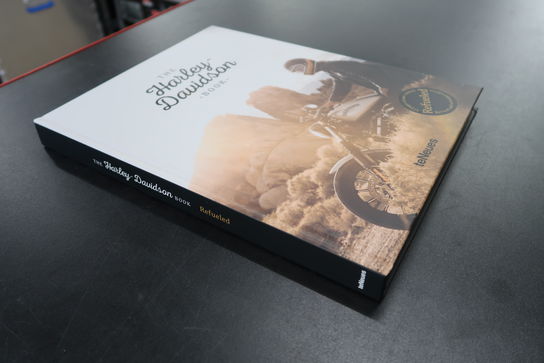 Bog "THE HARLEY DAVIDSON BOOK"