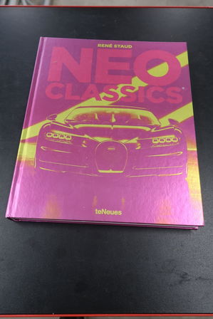 Bog "NEO CLASSICS"