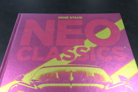 Bog "NEO CLASSICS"