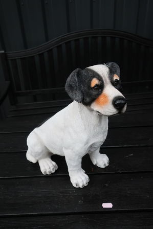 Siddende Jack Russel H34 cm.