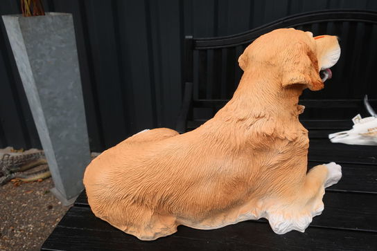 Liggende Golden Retriever H35 cm.