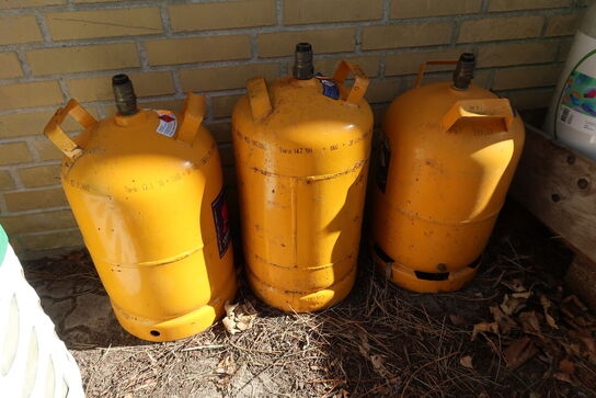 3 stk. Gasflasker u. indhold