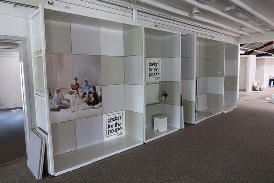3 stk. butiksinventar uden indhold