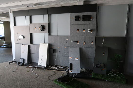 Butiksinventar uden indhold
