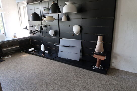 4 stk. butiksinventar uden indhold