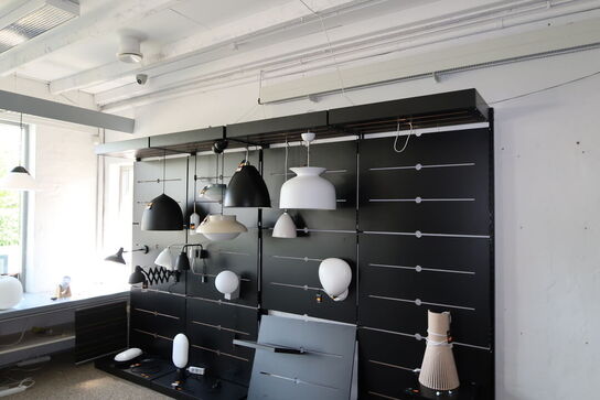 4 stk. butiksinventar uden indhold