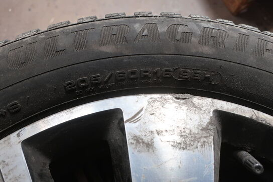 4 stk. dæk med fælge GOODYEAR  205/60R16