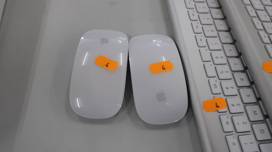 2 stk. mus og tastatur APPLE