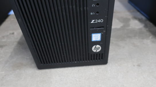 Stationær computer HP Z240 Xeon E3 - 32 GB RAM - 240  SSD - Quadro K2200