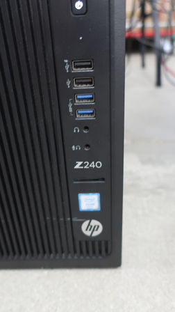 Stationær computer HP Z240 Xeon E3 - 32 GB RAM - 240 SSD - Quadro P2000