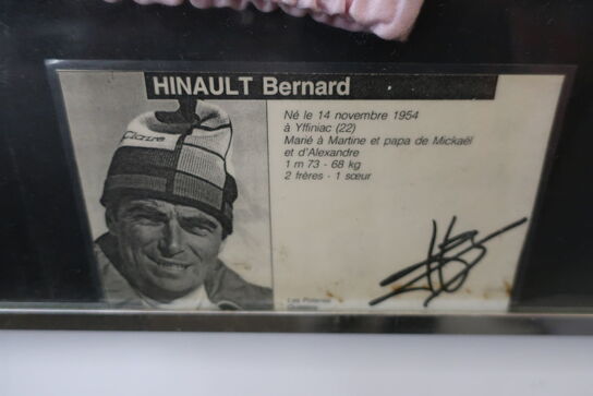 Førertrøje Giro d'Italia 1985 "Bernard Hinault" samt 2 stk. signaturer