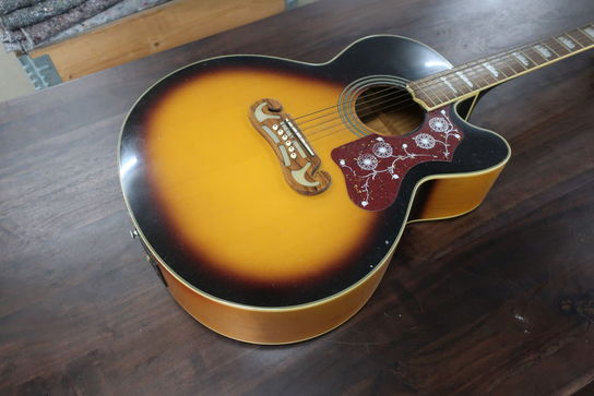 Halvakustisk guitar EPIPHONE EJ200CE/VS