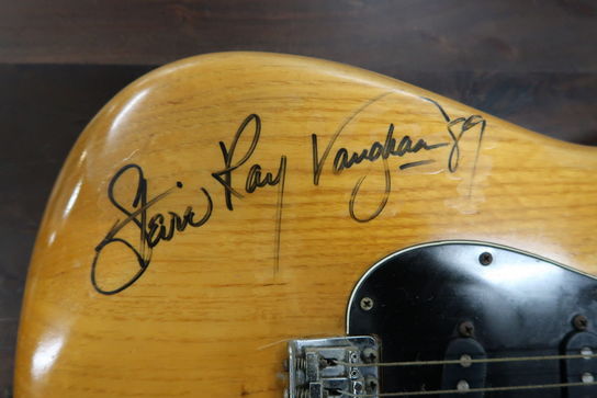 Signeret el-guitar FENDER Stratocaster USA (ca. 1980)  "Stevie Ray Vaughan"