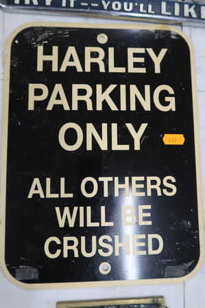 Skilt "Harley Parking Only"