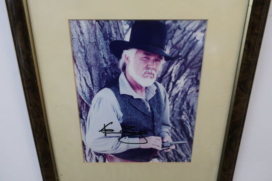 Signeret billede "Kenny Rogers"