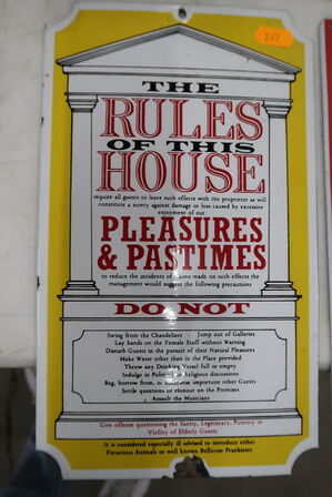 Skilt "The Rules of This House