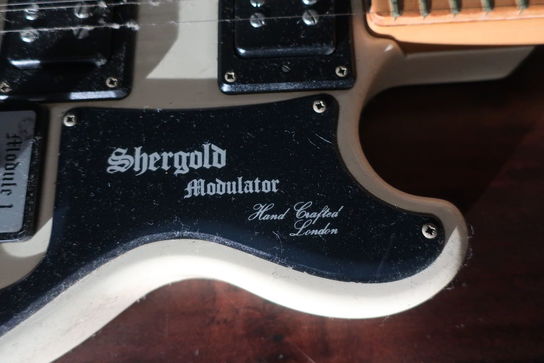 El-guitar SHERGOLD Modulator