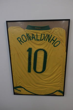 Signeret trøje "Ronaldinho"