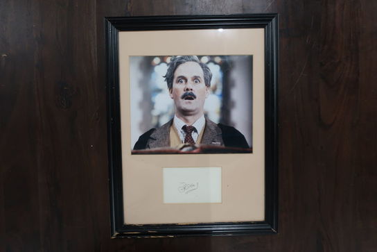 Signeret billede "John Cleese"