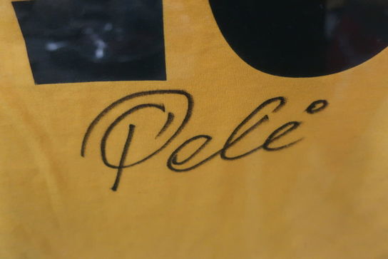 Signeret trøje "Pelé"