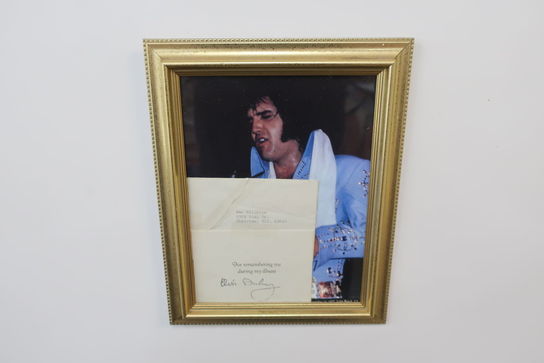 Billede samt signeret brev "Elvis Presley"