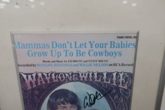 Signeret plakat "Mammas Don't Let Your Babies Grow Up To Be Cowboys" Waylon Jennings og Willie Nelson