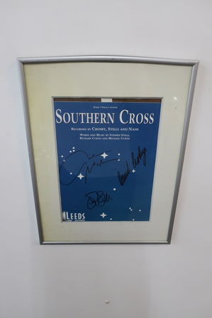 Signeret nodehæfte "Southern Cross - Crosby, Stills and Nash"