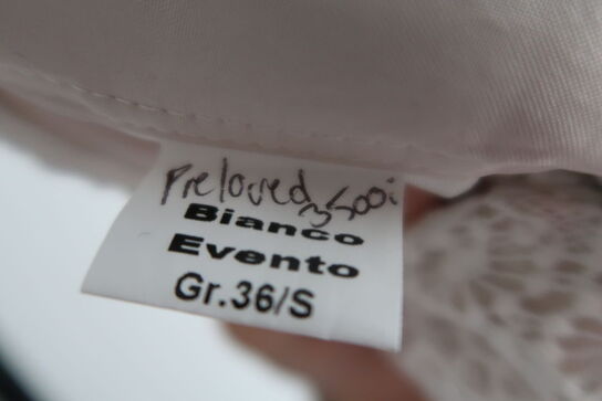 Brudekjole BIANCO EVENTO str.: 36/S (Pre-owned)