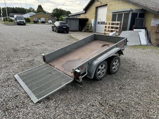 Maskintrailer, Variant 2002M1 2000 kg